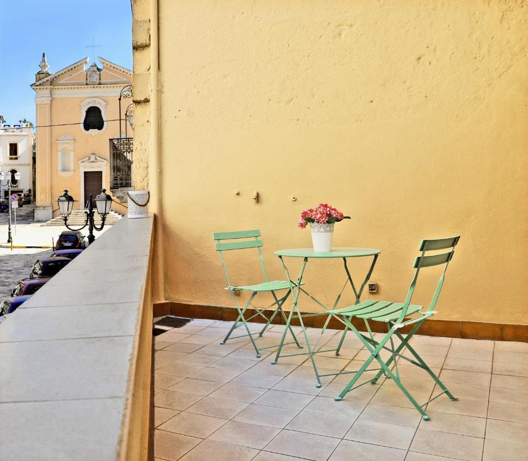 Palazzo Sul Corso-Charming Appartaments Brindisi Eksteriør billede