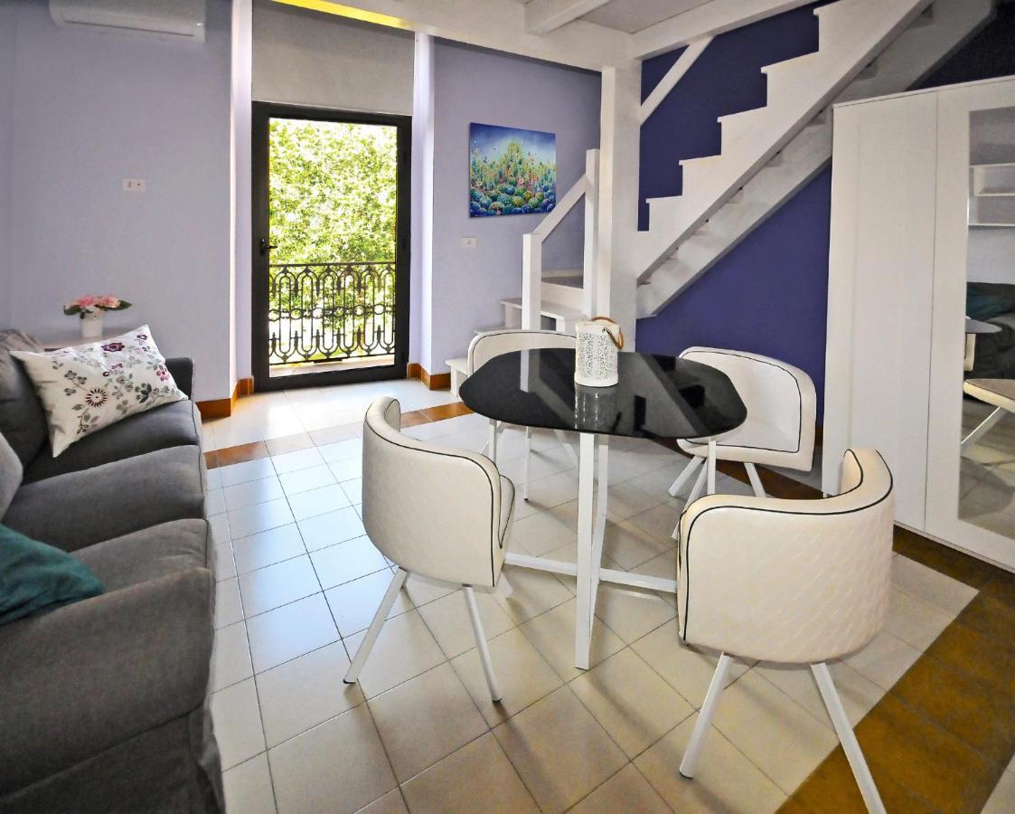 Palazzo Sul Corso-Charming Appartaments Brindisi Eksteriør billede